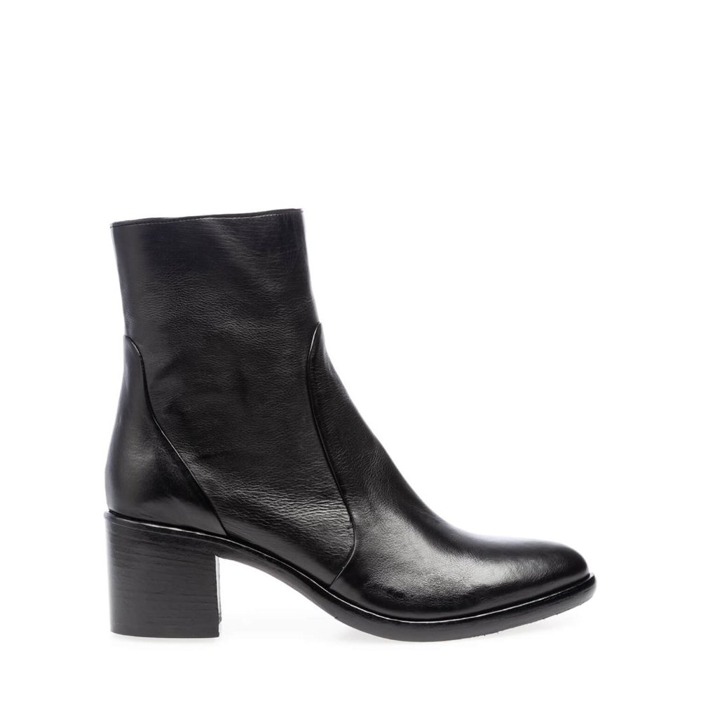 Ducanero Black Ankle Boot Washed